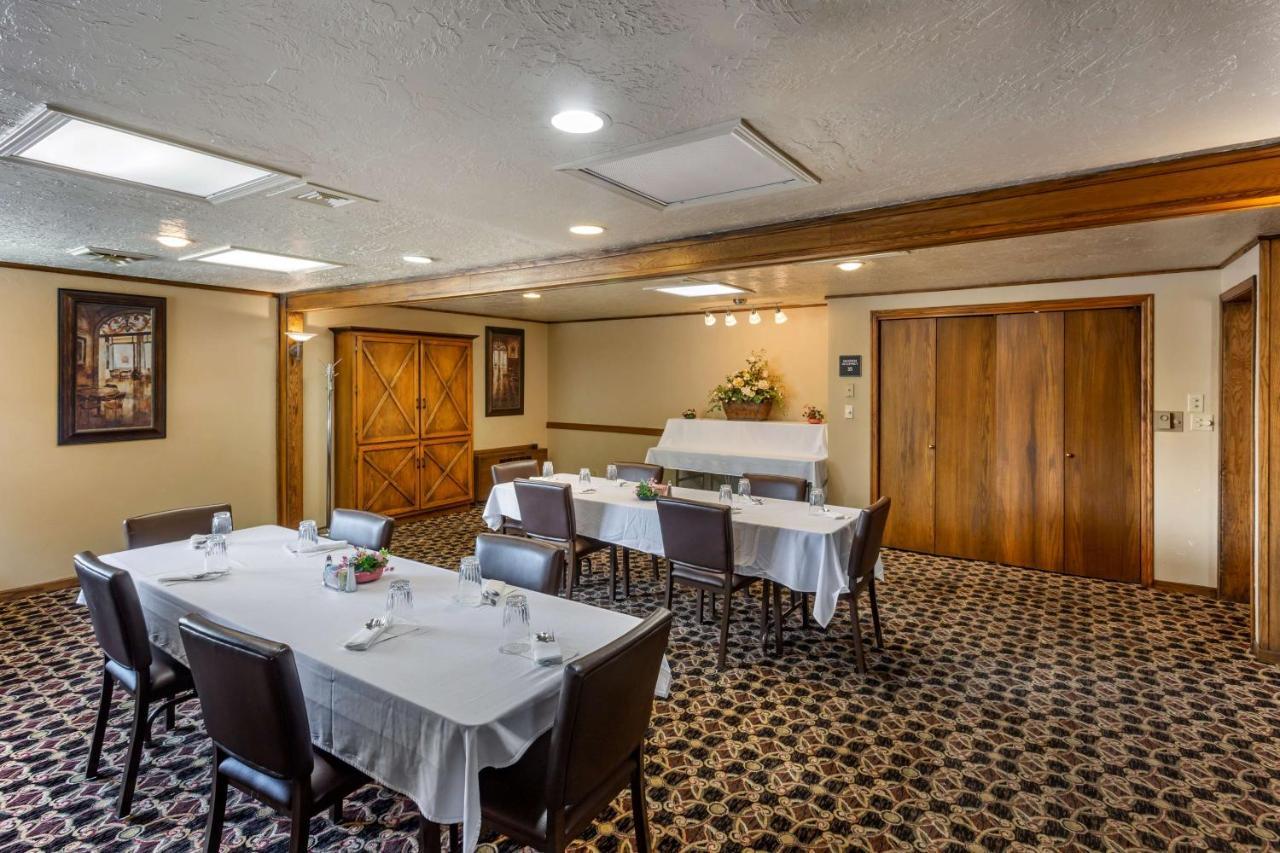 אבנסטון Best Western Dunmar Inn מראה חיצוני תמונה