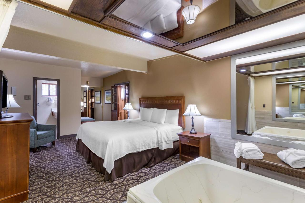 אבנסטון Best Western Dunmar Inn מראה חיצוני תמונה